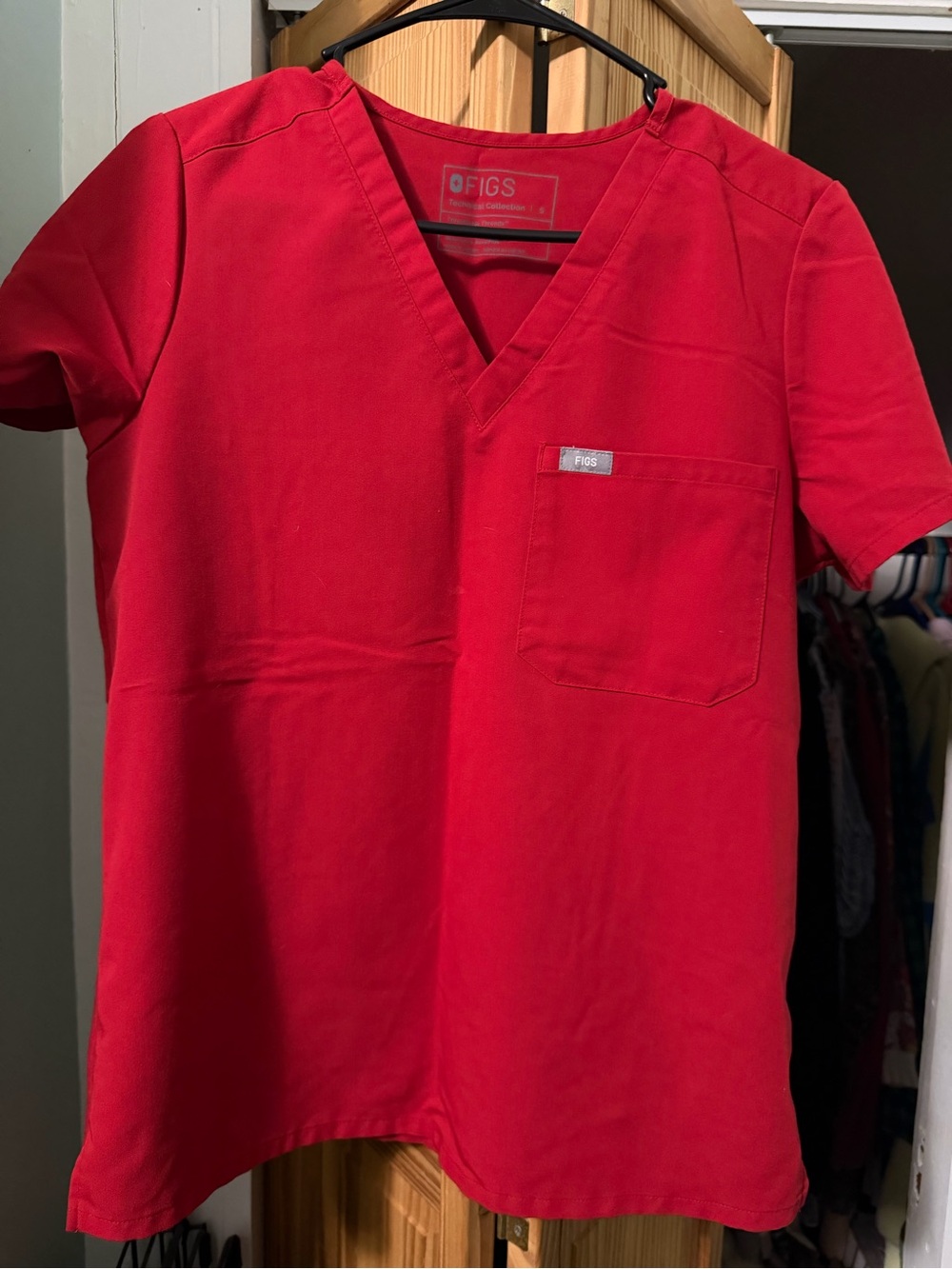 Figs Women’s Red V-Neck Short Sleeve Scrub Set